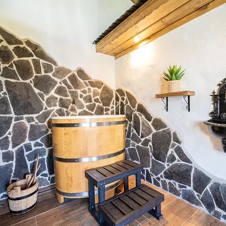 Pltnik Inn Cerveny Klastor